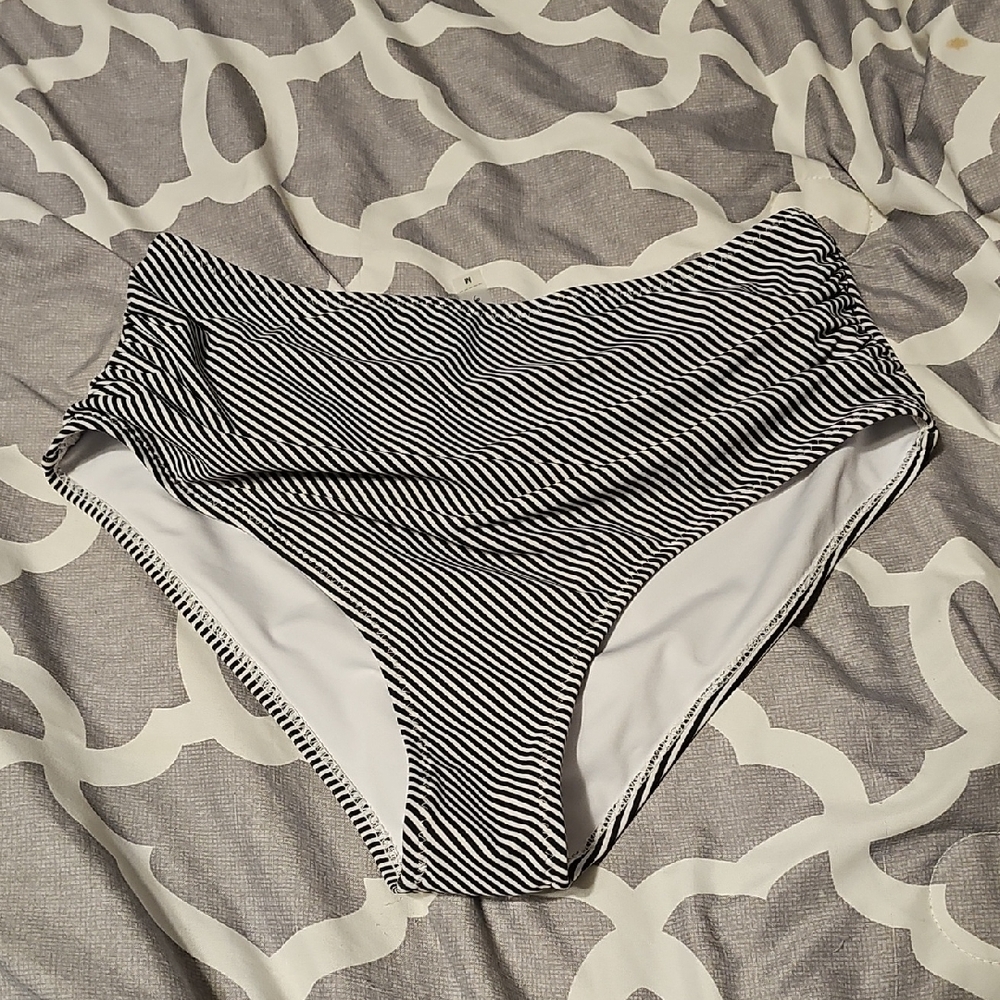 Cupshe Black and White Striped Bikini Bottom